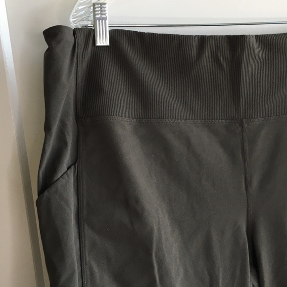 Athleta Excursion Hybrid Biker Shorts Size 2X - Picture 4 of 10